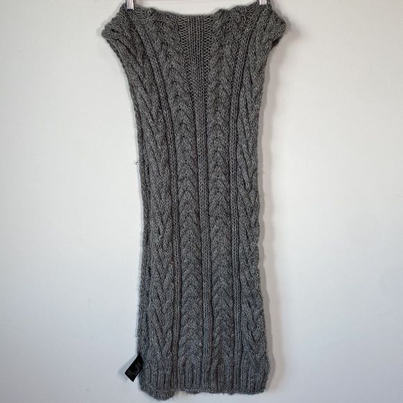 H&M acrylic wool cable knit scarf - Picture 2 of 3